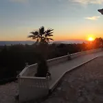 Lunamora 2 *